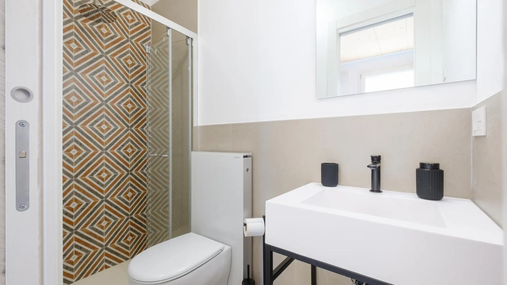 Apartment With Elevator And Private Parking Bologna
