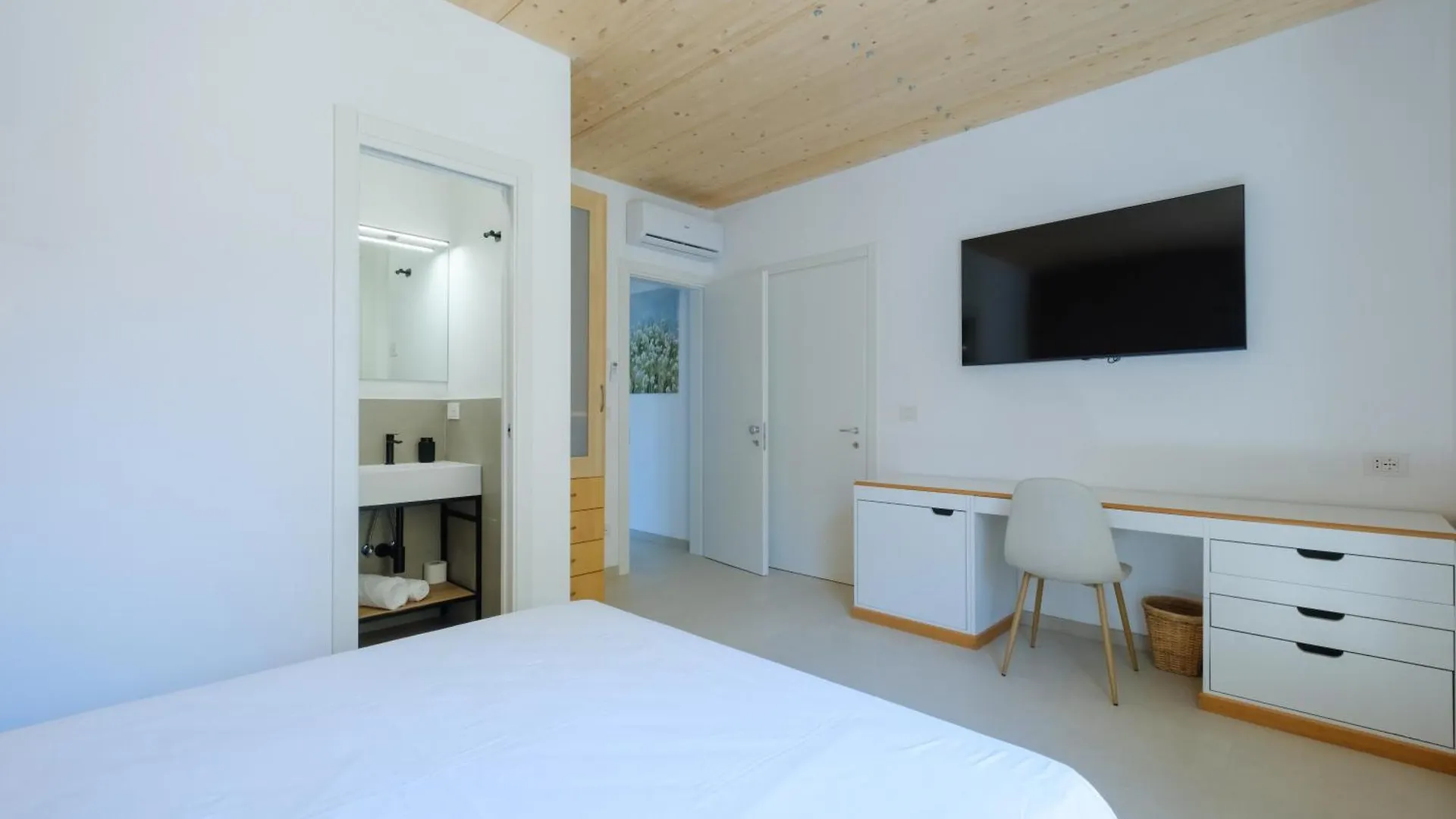 Apartment With Elevator And Private Parking Bologna Italy