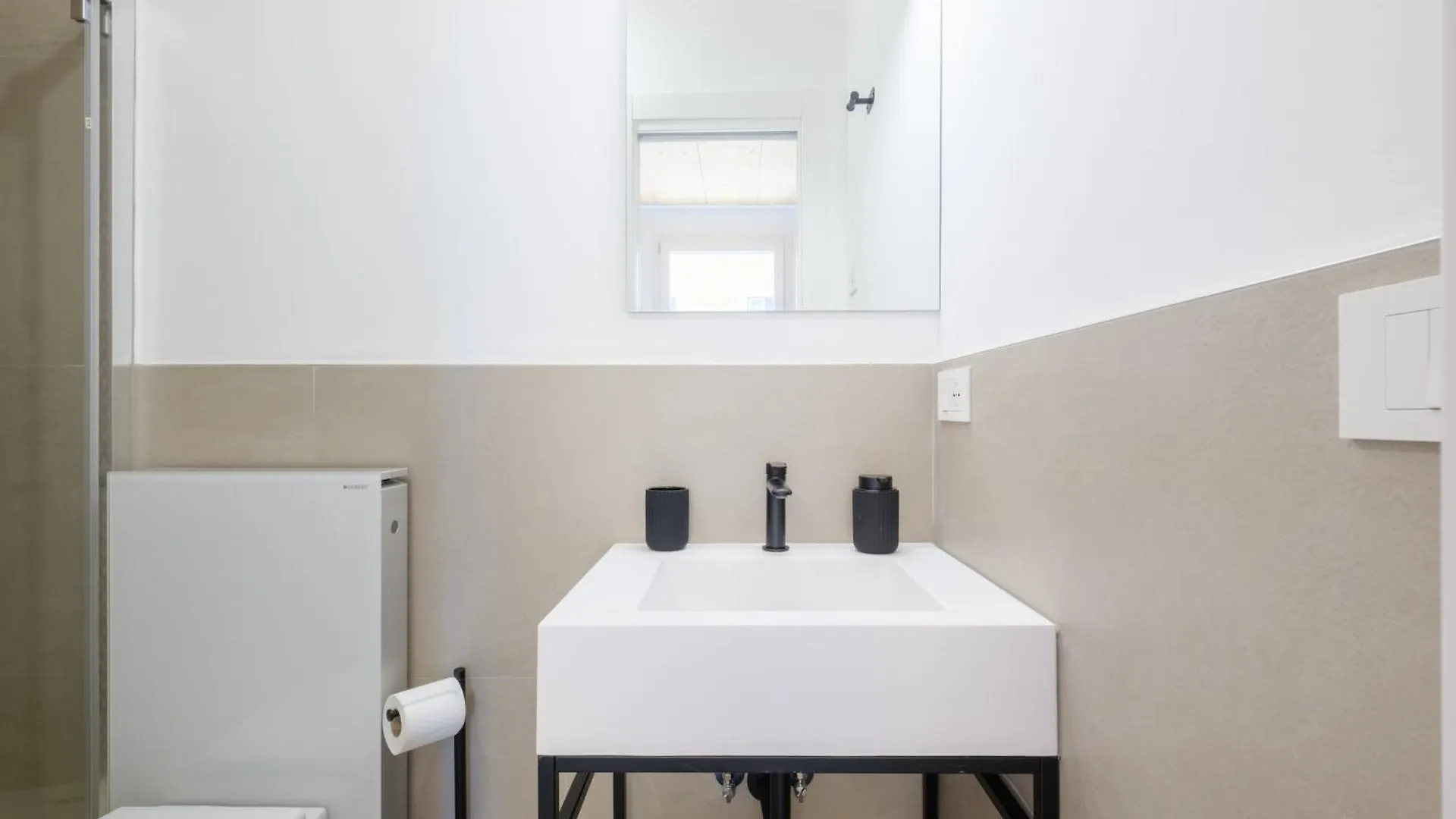 Apartment With Elevator And Private Parking Bologna