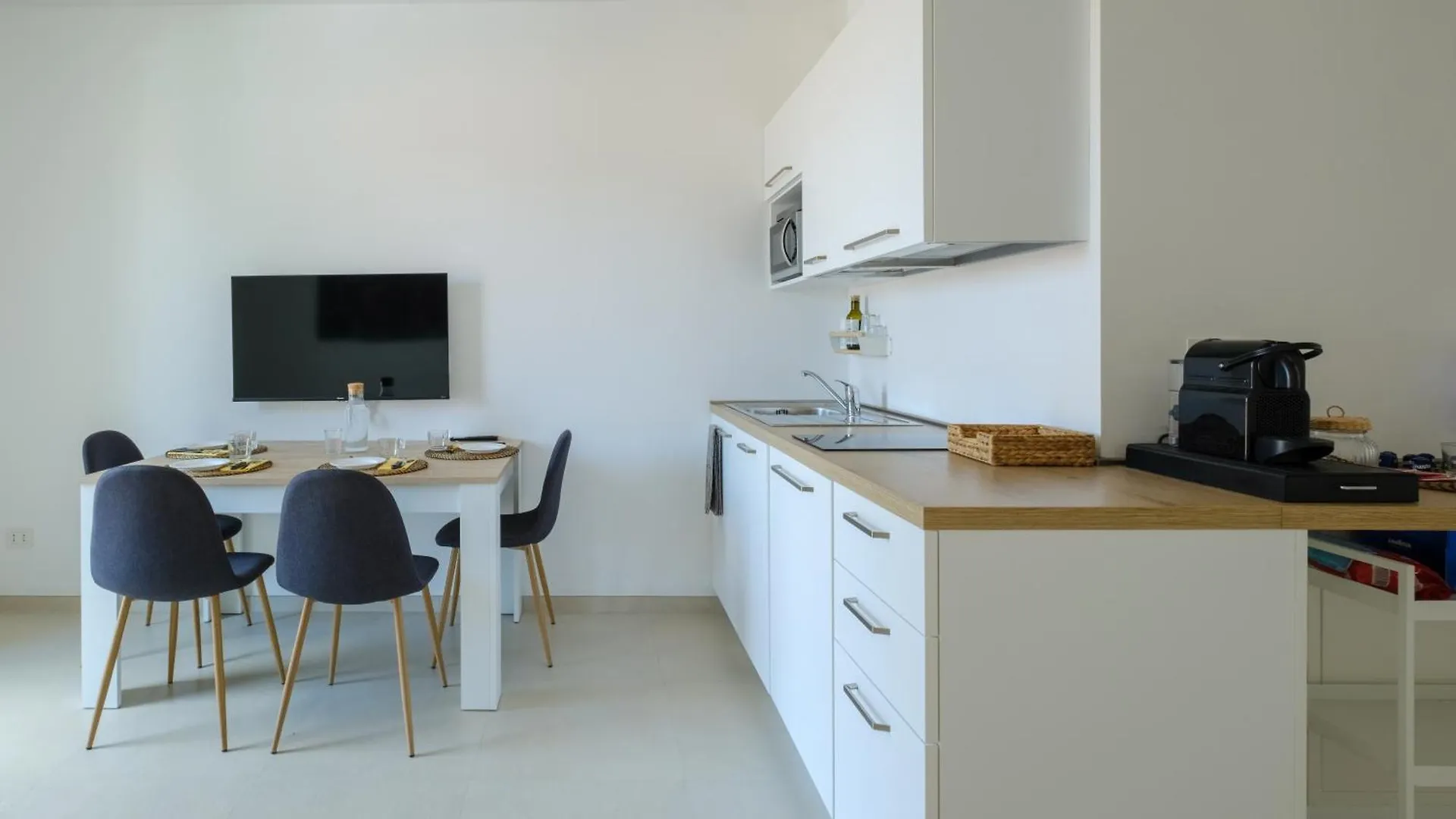 Apartment With Elevator And Private Parking Bologna 0*,  Italy